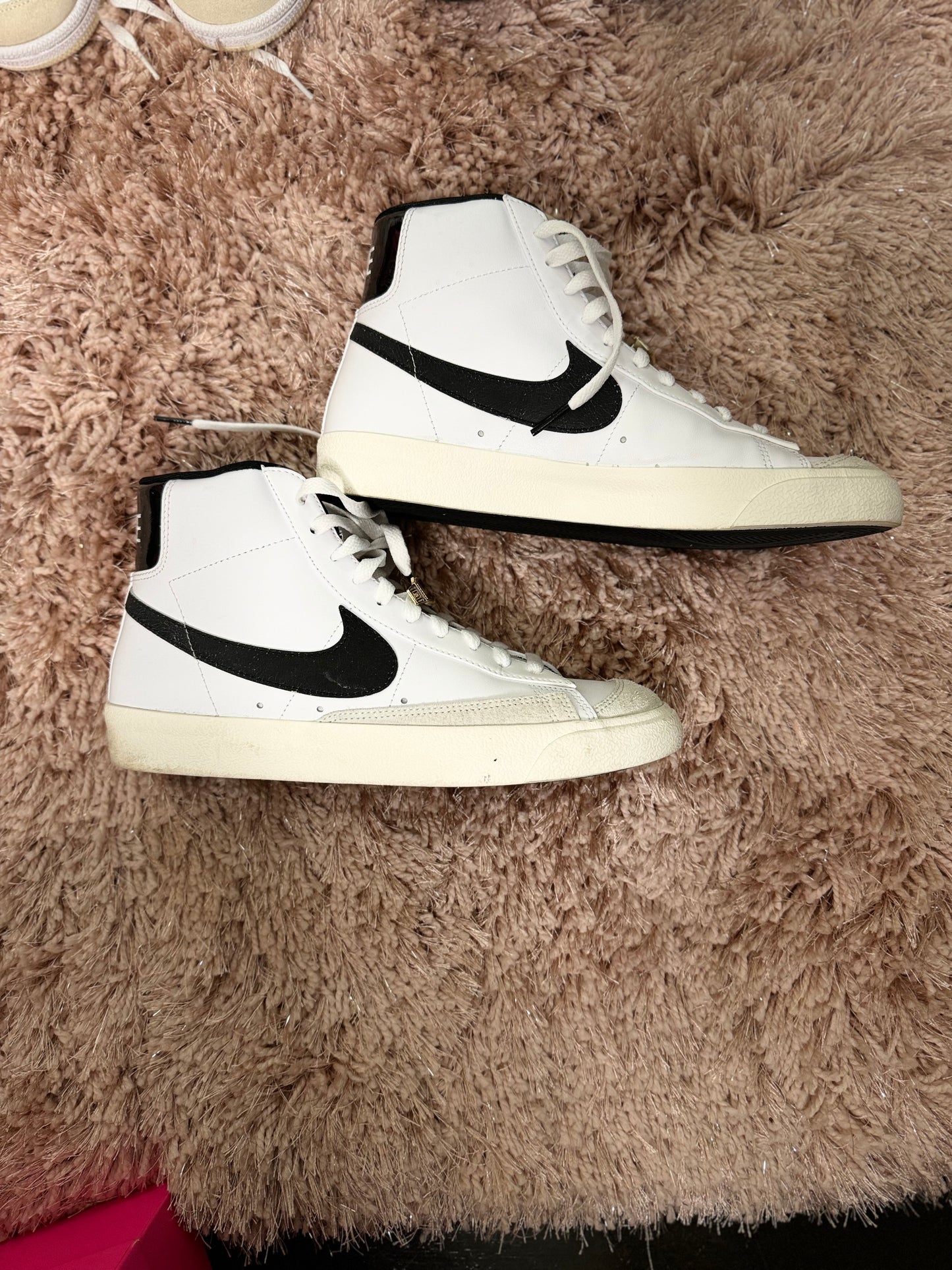 Blazers Black n White