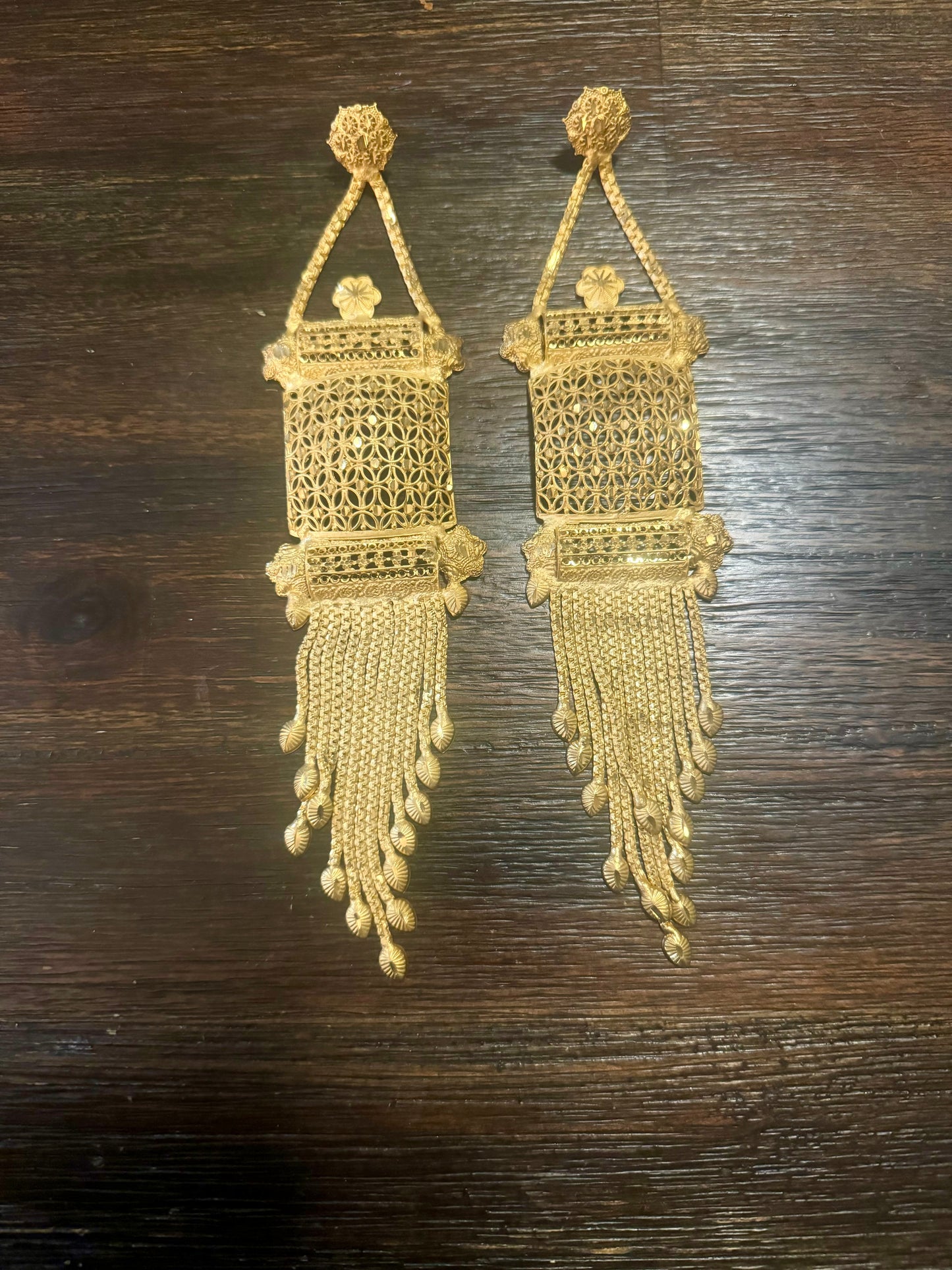 Deluxe Golden Dangle Earrings